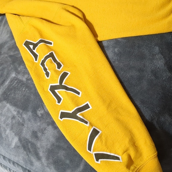 PAC-MAN Hoodie Mens Yellow Ghosts On Sleeve Pullover Hoodie size Large - Picture 4 of 7